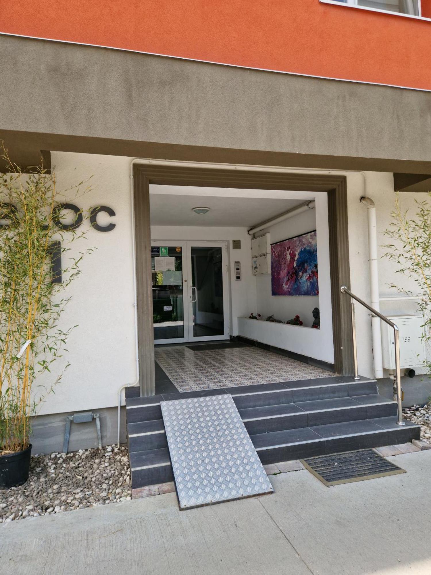 Apartament In Otopeni Exterior foto